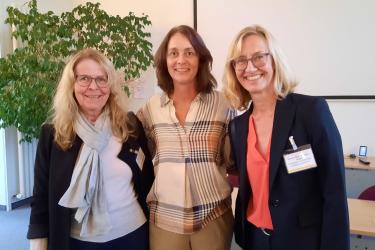 Auch Marion Gaudlitz (li.), stellvertretende Landesvorsitzende des ASB Schleswig-Holstein, und Landesgeschäftsführerin Bettina Spechtmeyer-Högel (re.) freuten sich über die Wahl der neuen ASB-Präsidentin Katarina Barley (Mitte).